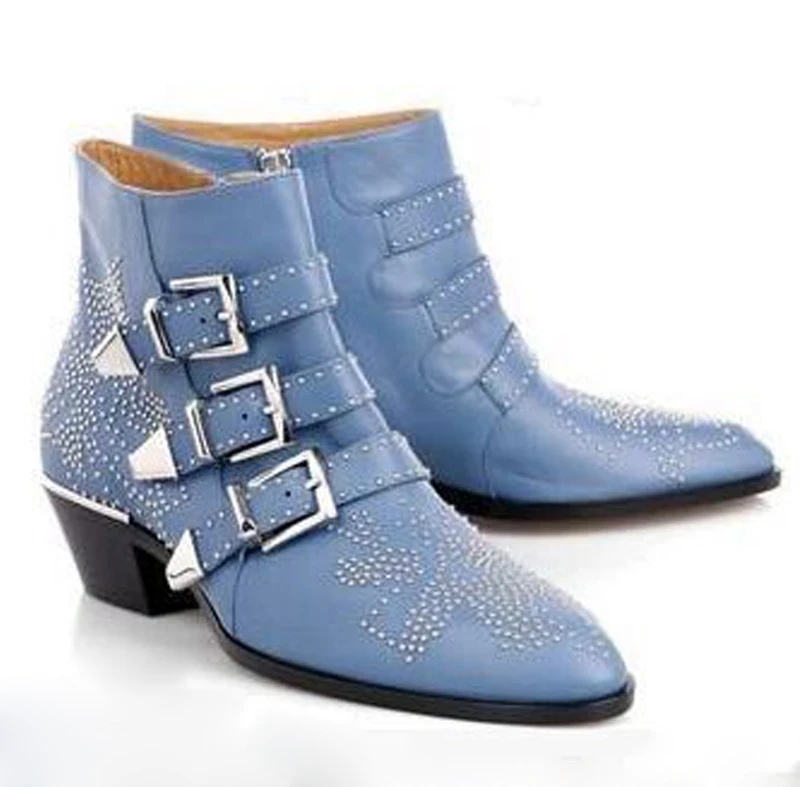

Мотоциклетные ботинки в стиле панк с заклепками и цветами, три ремня с пряжками, золотистые, серебряные заклепки, ботильоны на среднем квадратном каблуке, женские ботинки для верховой езды