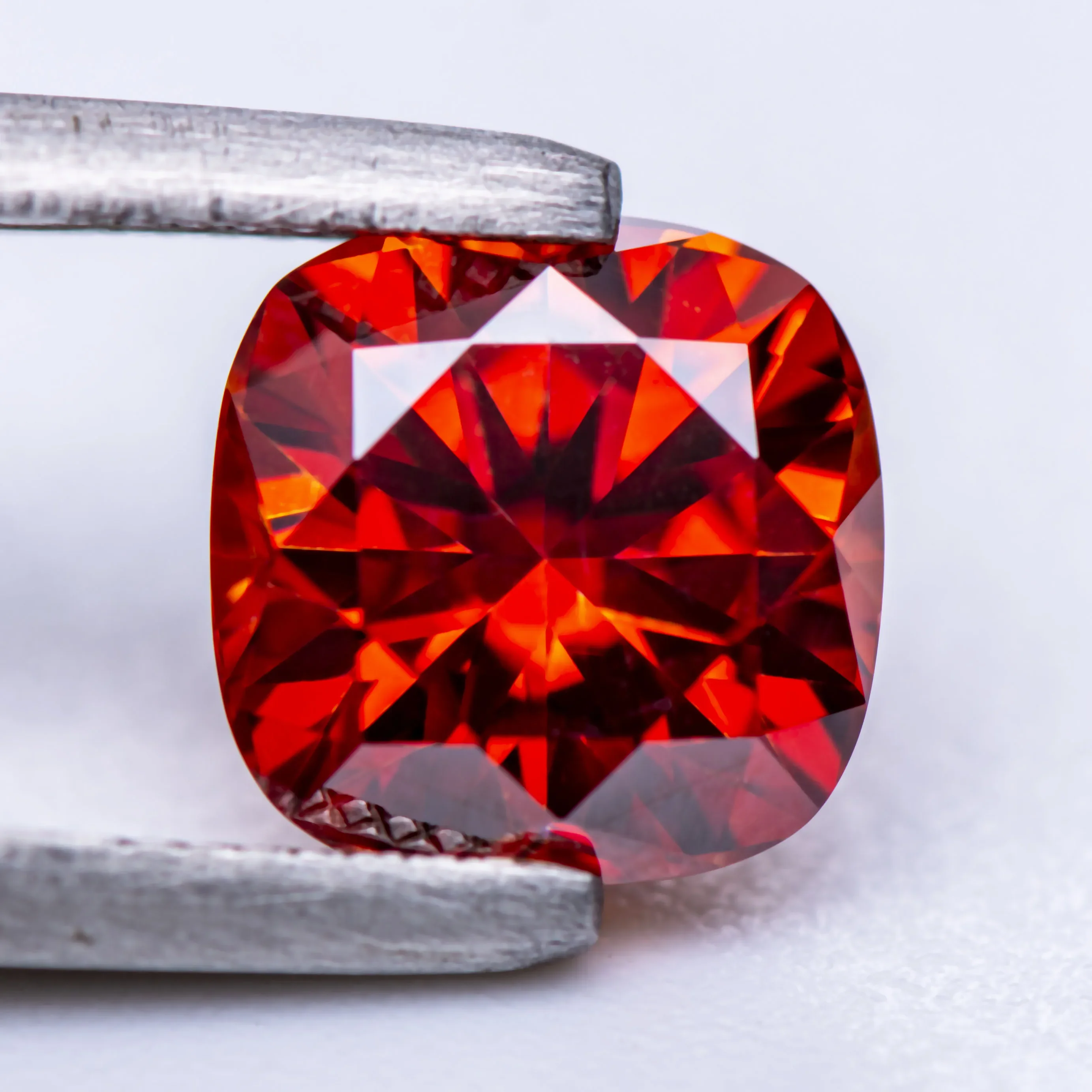 Moissanite Gemstone Cushion Cut Garnet Color Lab Grow Diamond For Advanced Jewelry Rings Earrings Making With GRA Certificate