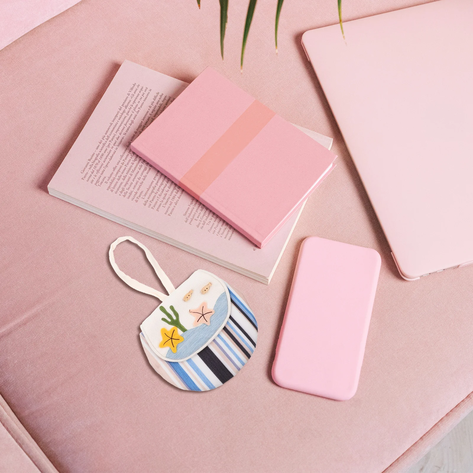 

1Pcs Sanitary Napkin Storage Bag Compact Portable Multi-Function Storage for Menstrual Pads Nursing Pads Cosmetics Keys