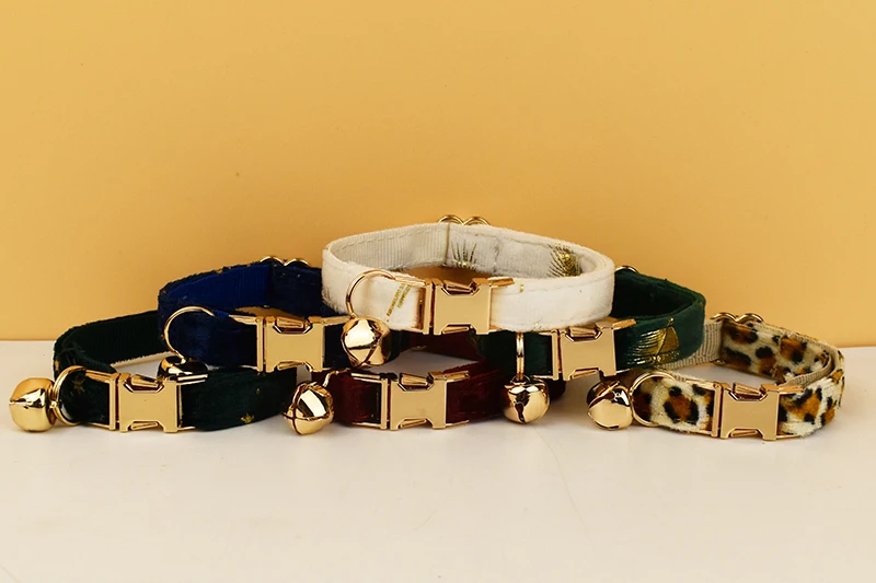Katzenhalsband mit Schleife, verstellbar, sicher, personalisiertes Haustierhalsband, individueller Name, weich – Detail 2