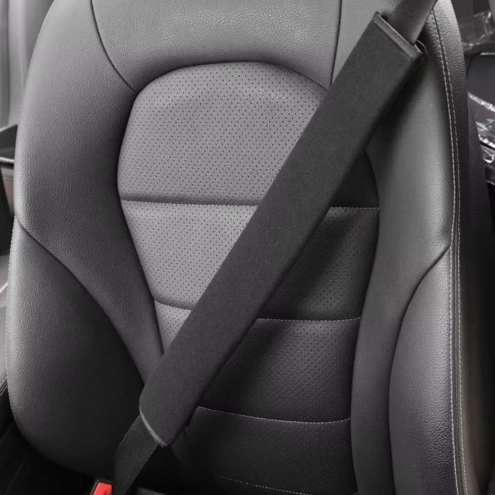 Extra-long seat belt cover, high quality and soft, no neck friction, protects your clothes and provides ultimate comfort