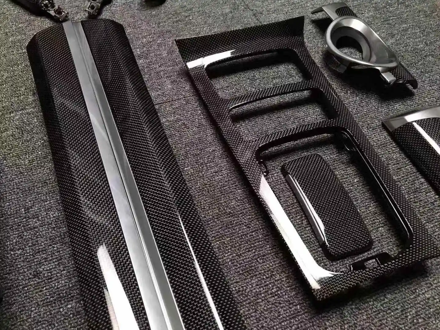 For Cayenne 2011-2017 Carbon Fiber Interior Upgrade Performance Parts Cayenne New Condition Door Dashboard Saddle