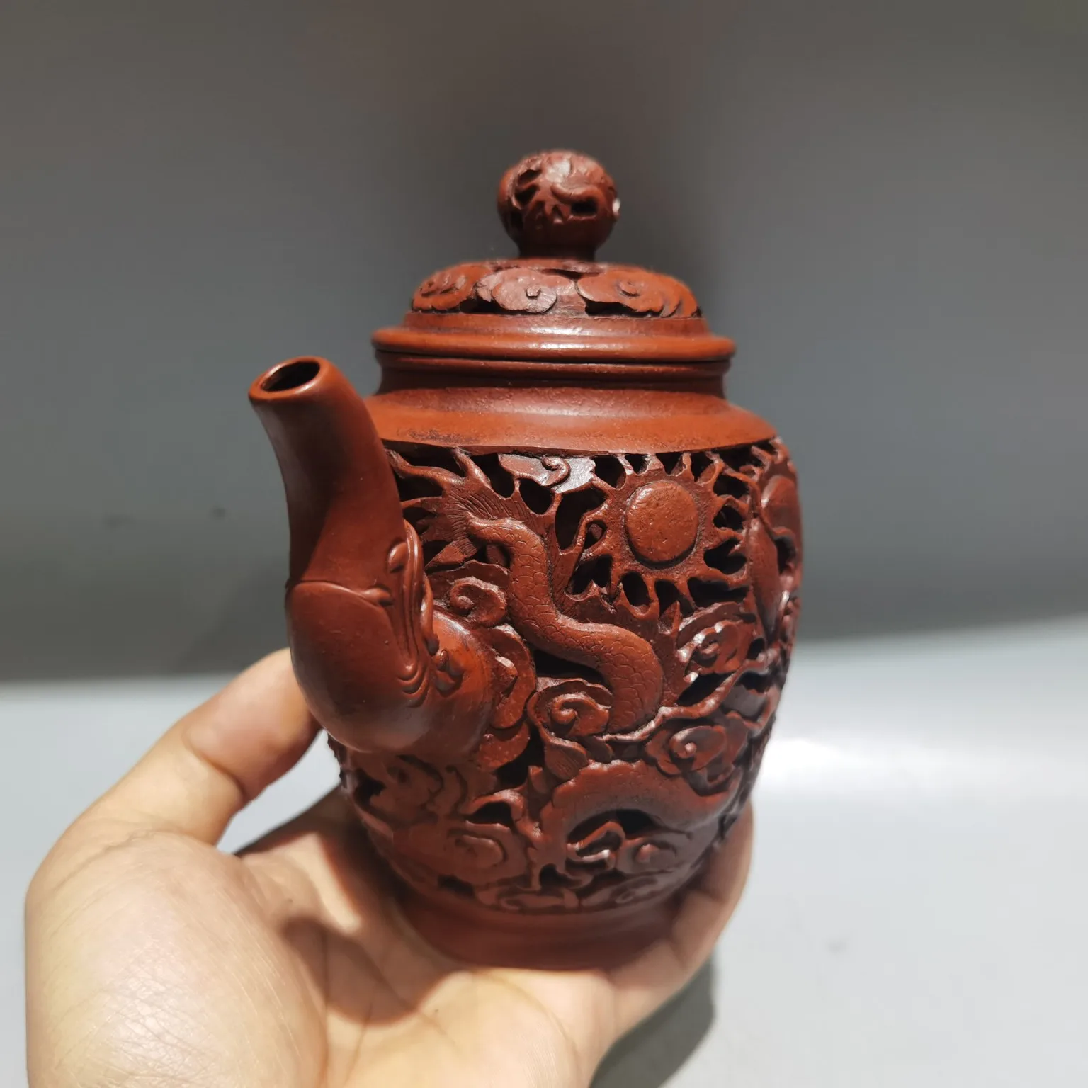 Purple teapot Yixing Purple Clay Teapot hollow-out Dragon flower pattern Wine pot shaped kettle Teapot Amass wealth Ornaments