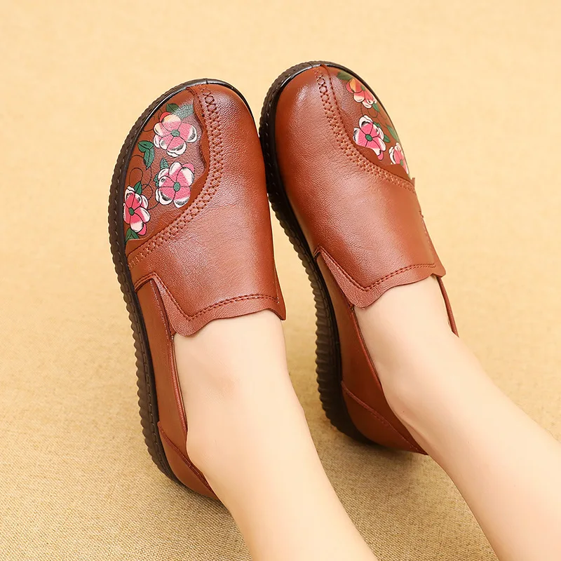 

Spring Women Ladies Female Mother Ballet Flats Breathable soft moccasins women driving loafers Shoes