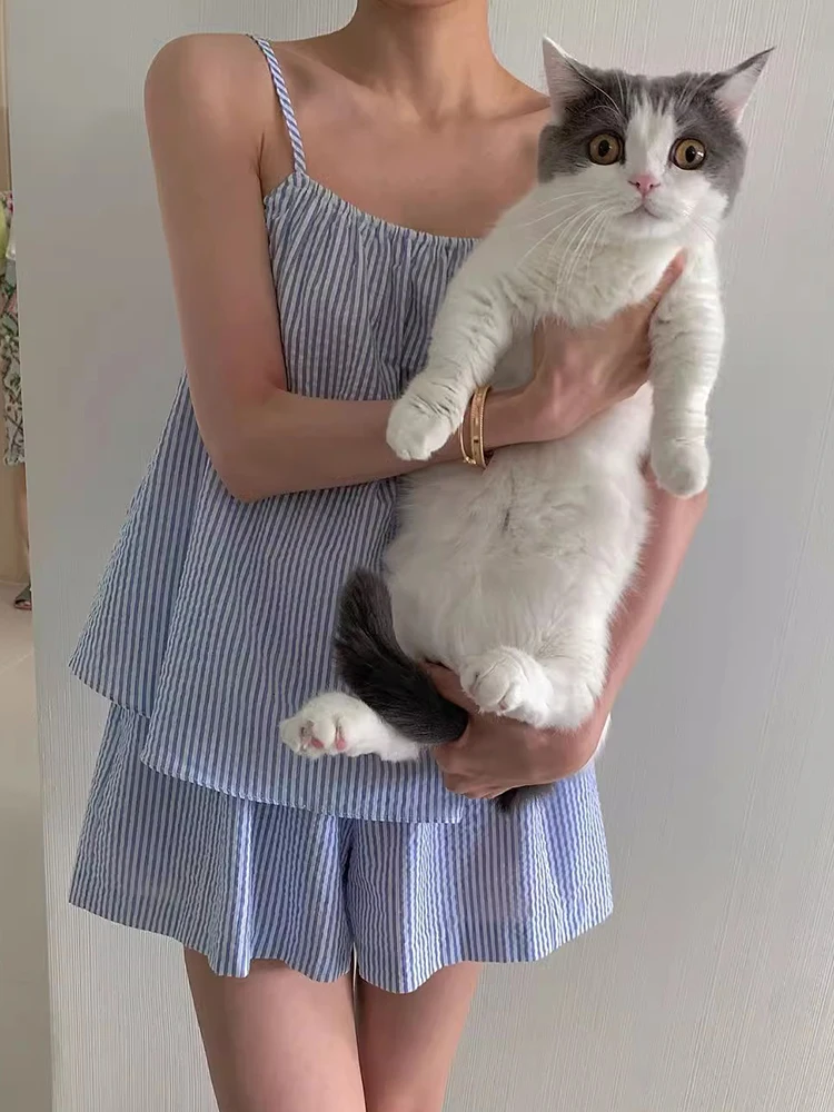 

Шикарный летний винтажный укороченный топ в полоску и широкие брюки с высокой талией, комплект из двух предметов, универсальный свободный крой, модный женский комплект...