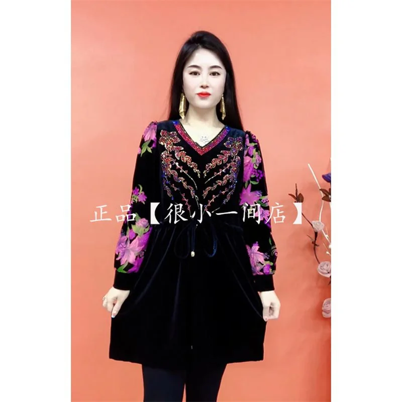 

Korean Mother's Velvet Dress Is Soft Comfortable With A Foreign Style Hot Diamond Waist Closure The Mid Length Slim Versatile