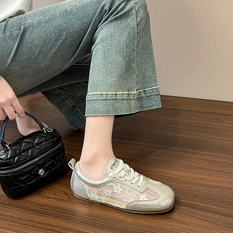 Женская модная повседневная обувь на шнуровке, размеры 35–40 ярдов, новые дышащие универсальные туфли на плоской подошве с круглой головкой в стиле ретро, с мягкой подошвой, кружевная обувь
