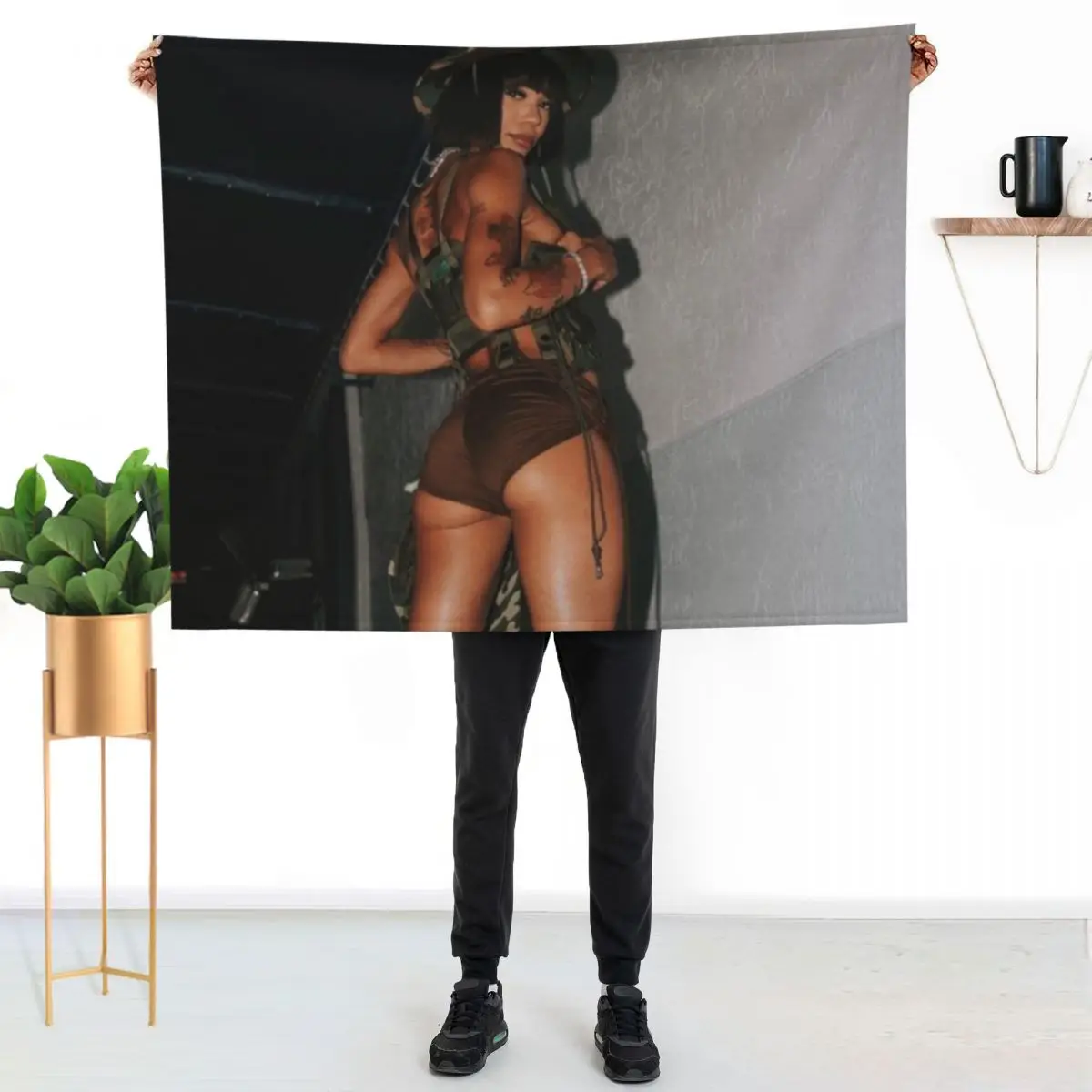 

Coi Leray Throw Blanket Wrinkle Resistant Lightweight Blanket