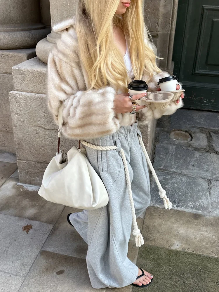 معطف سترة من الفرو الصناعي الفاخر من Tossy للنساء مع طية صدر السترة وسحاب متباين وأكمام طويلة معطف عالي الخصر ملابس خارجية من الفرو الصناعي للسيدات #3