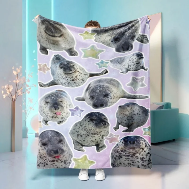 Customize The 230GSM Spotted Seal Themed Flannel Blanket Is a Must-Have for Warmth in Autumn And Winter! The Temperature-Locking