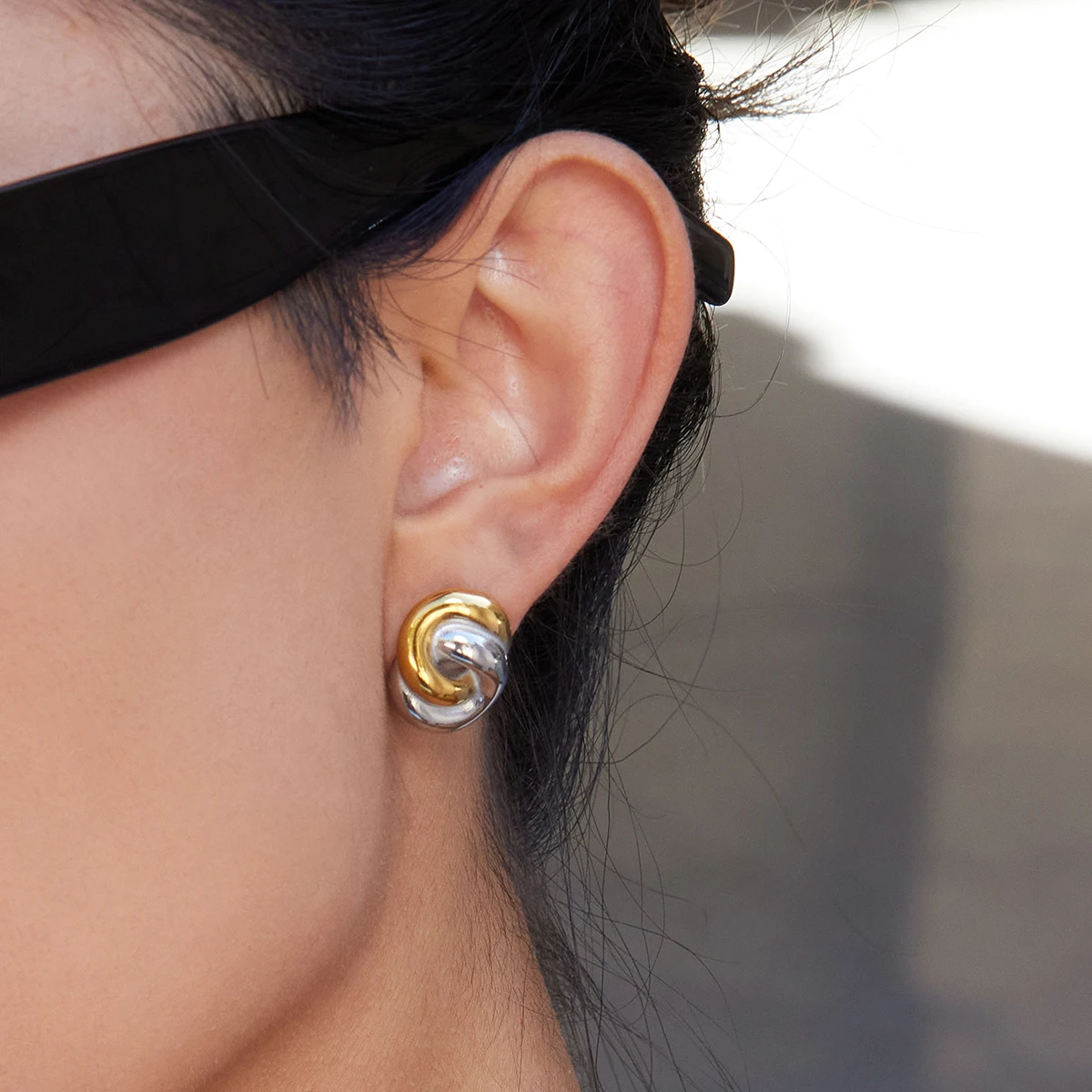 

AIKOER's Minimalist Classic 18K Gold Color Plated Stainless Steel Two Tone 8-Shaped Winding Smooth Finish Ear Studs Women's Jewe