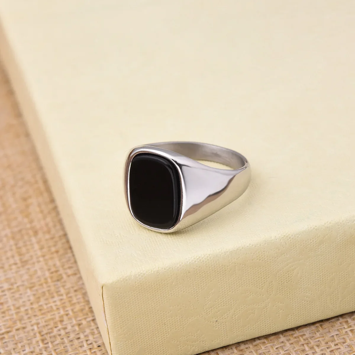 R3327 Men's/Women High Quality 316LStainless steel Onyx Wedding Rings Classic Fashion Trend Jewelry Product