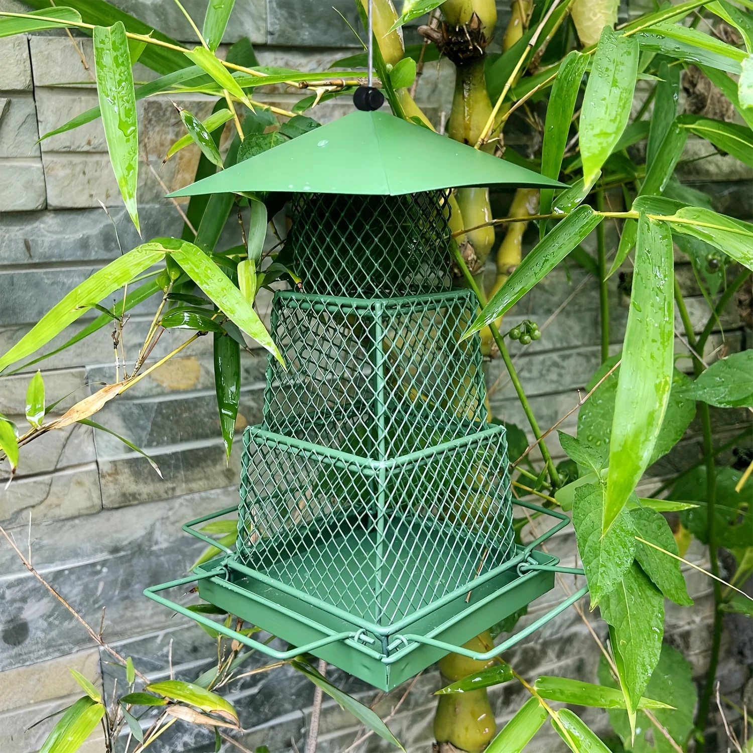 

Трехуровневая подвесная кормушка для птиц - без электричества, без проводов для наружного сада, декора газона - квадратная железная плата для птиц