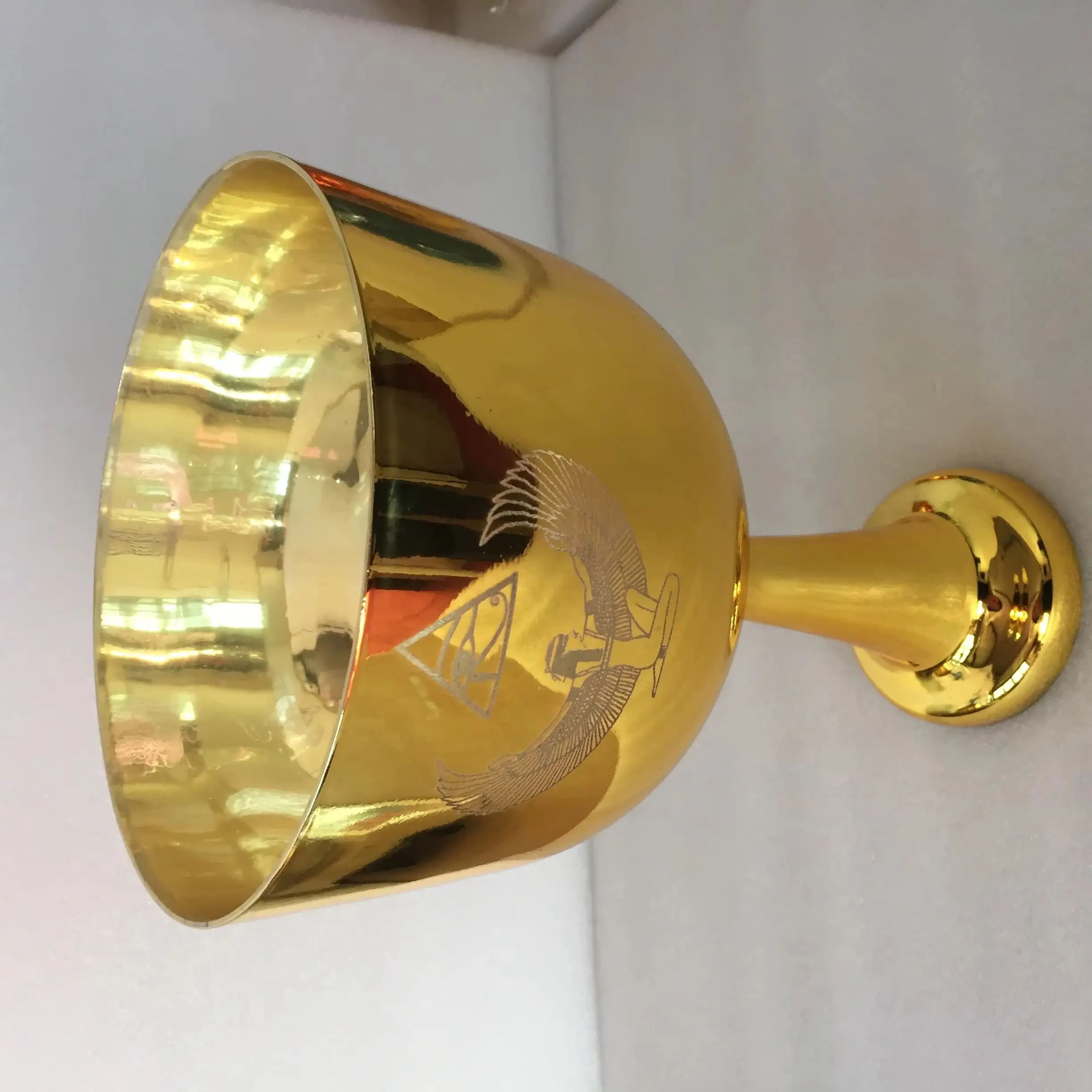 3rd octave golden chalice with ISIS design in  perfect B note Crown Chakra or A or A# note in 432hz for sound healing.