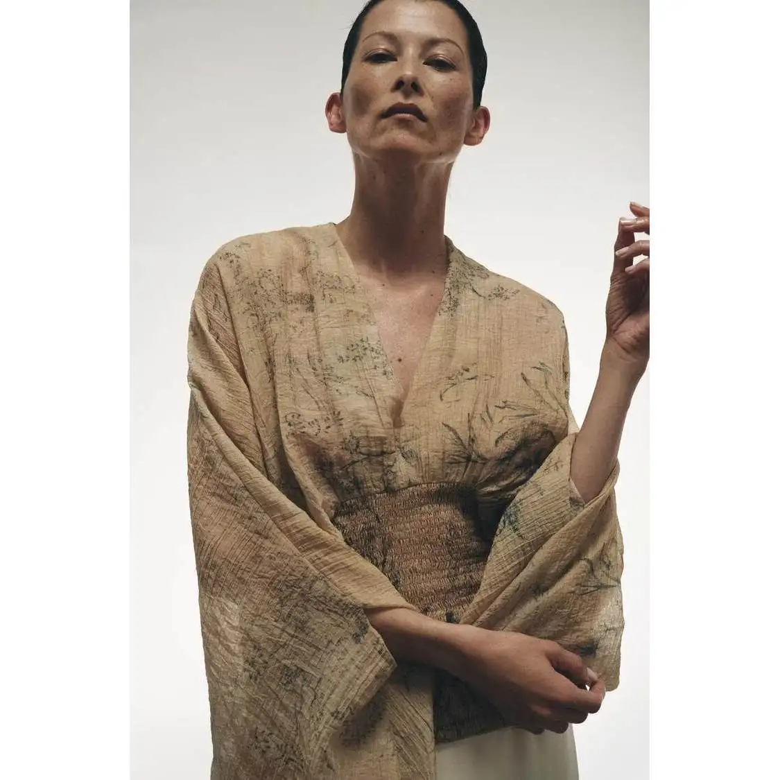 ファイオナブルストリート スレ レディース プリントVネックトップ 新入荷 通気性ポリエステル ロングスリーブ ルーズフィット アウトドアウェア