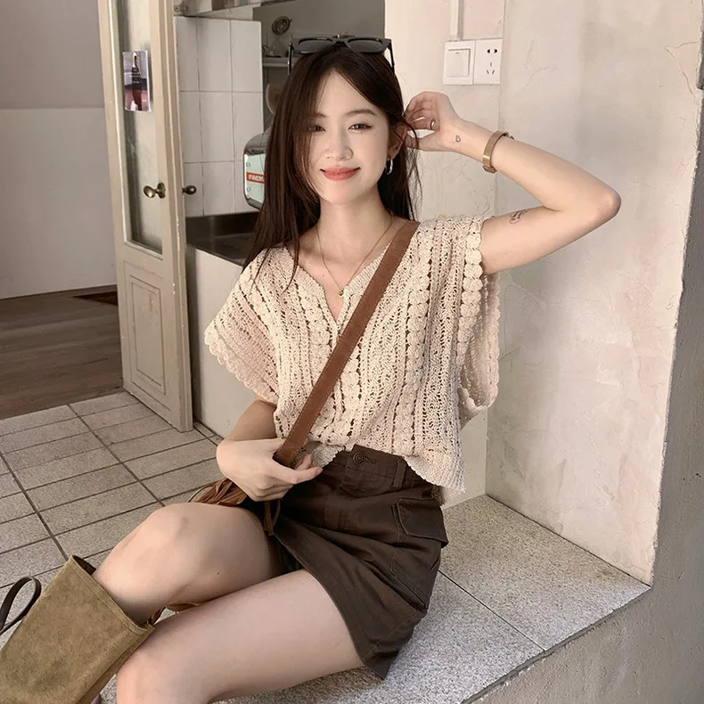 Summer New Fashion Hollow Hook Flower V-Neck Vest Sleeveless Knit
