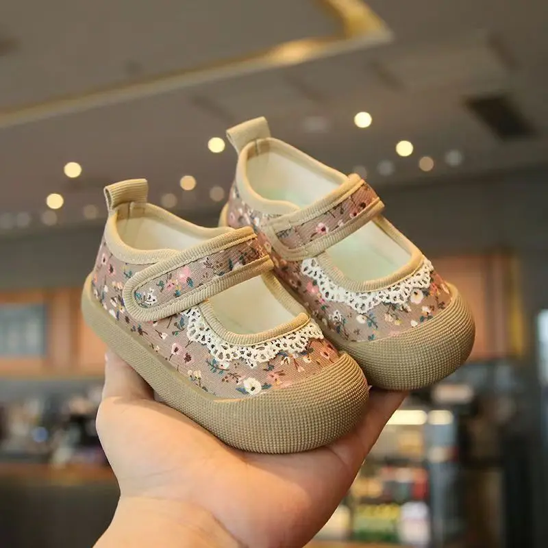 2026 Spring and Autumn New Children's Canvas Shoes Girls' Princess Shoes Small Fresh Doudou Shoes Velcro Toddler Shoes
