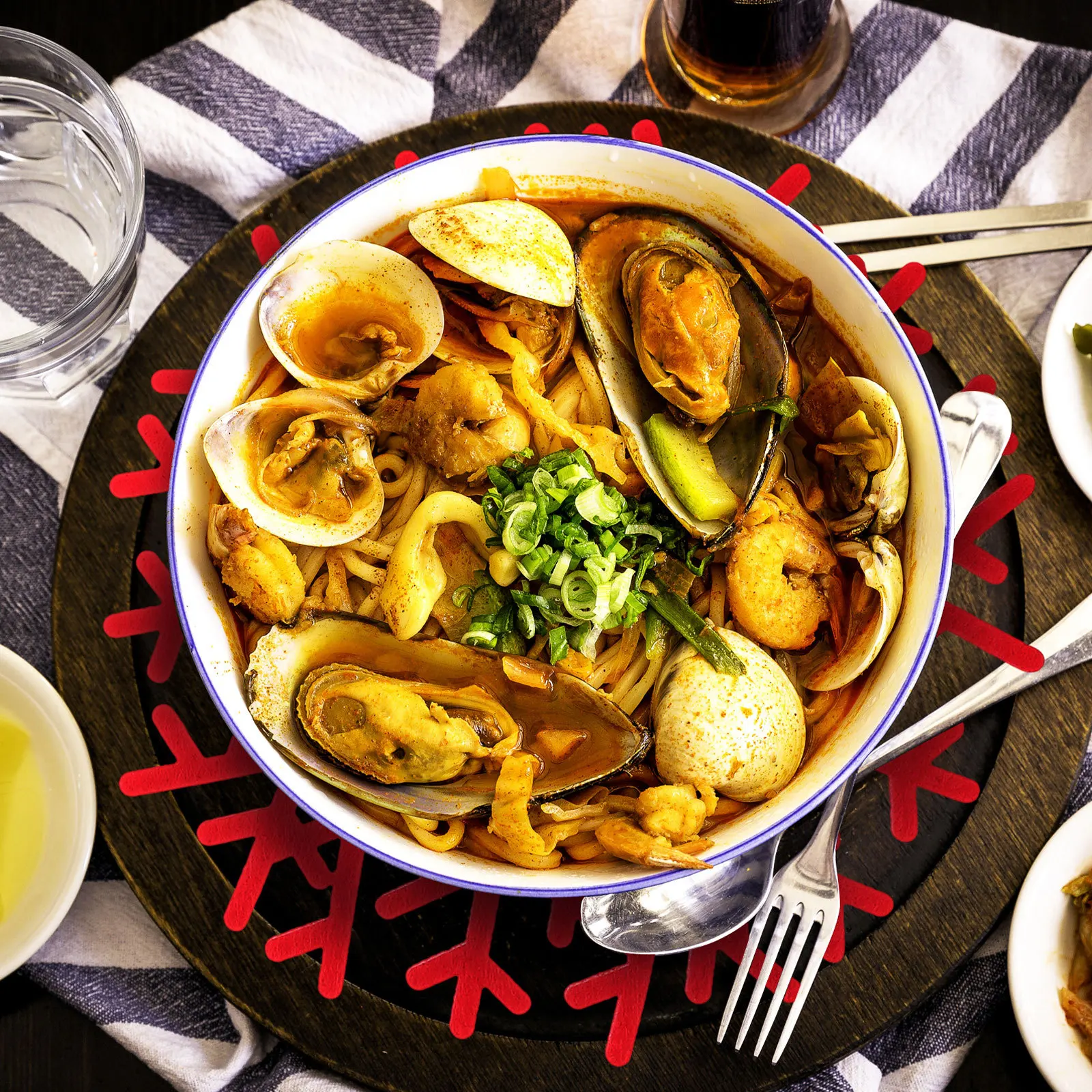 

4Pcs Snowflake Pot Holder Cup Mat Christmas Coaster Heat Resistant Table Placemat Reusable Non-Slip Home Dining Decoration