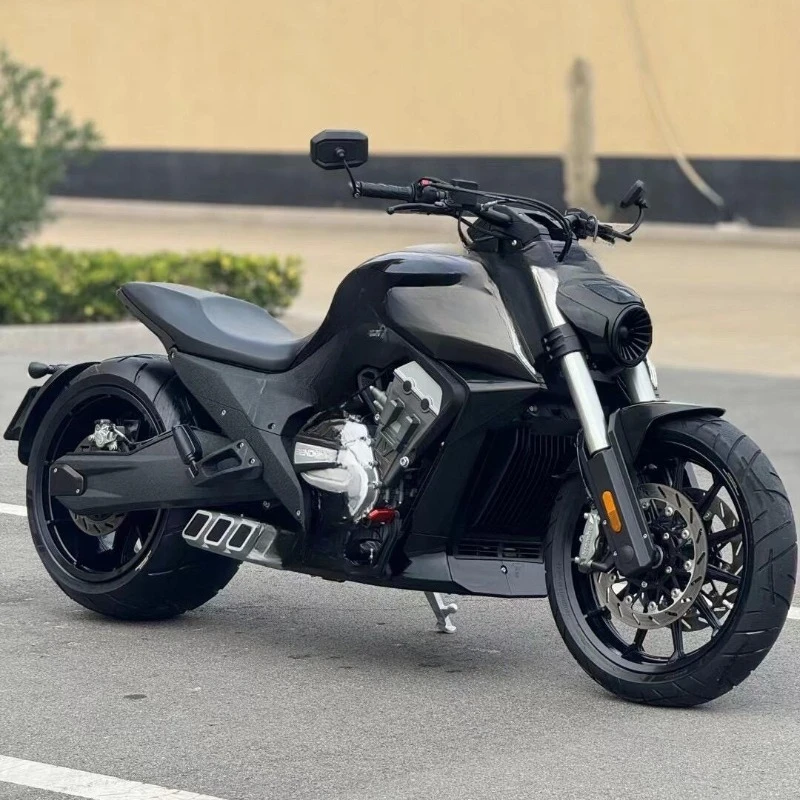 Four-cylinder water-cooled retro cruise 700-weight locomotive wide tire motorcycle