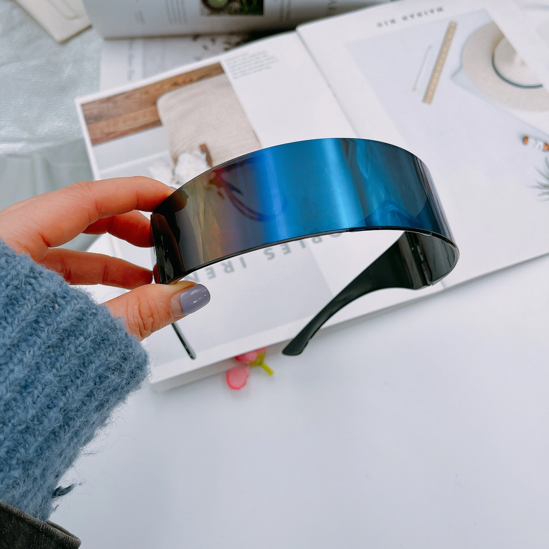 Futuristische Damen-Sonnenbrille mit schmalem Visier, Laser-Brille, Persönlichkeit, verspiegelte Gläser, integrierte Herren-Sonnenbrille – Detail 9
