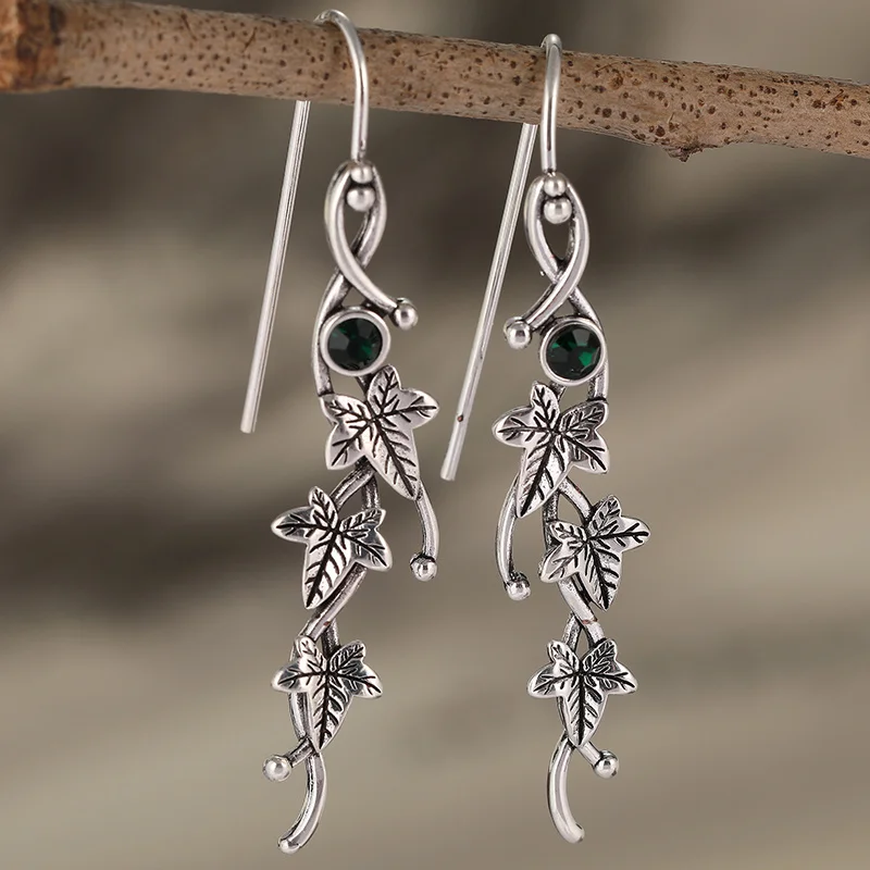 Bohemian Style Vintage Hand Carved Rattan Leaf Shaped Dangle Earrings for Women's Creative Fashion Festival Jewelry Accessories