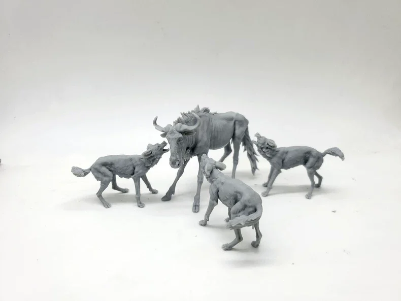 

1/35 15cm Connochaetes Lycaon pictus Model Toy Modern Animals Model Gk Customize 3D Printing