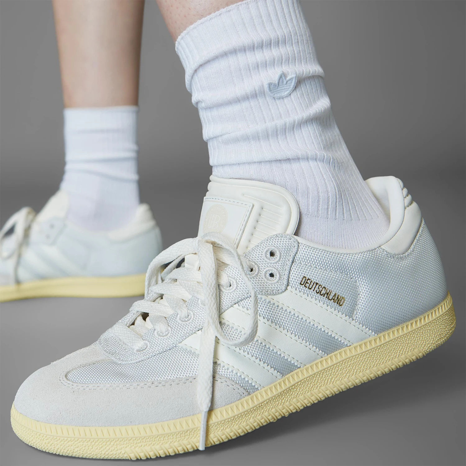 Adidas Genuine 2025 Unisex Breathable Lace-Up Low-Top Sneakers JH5649