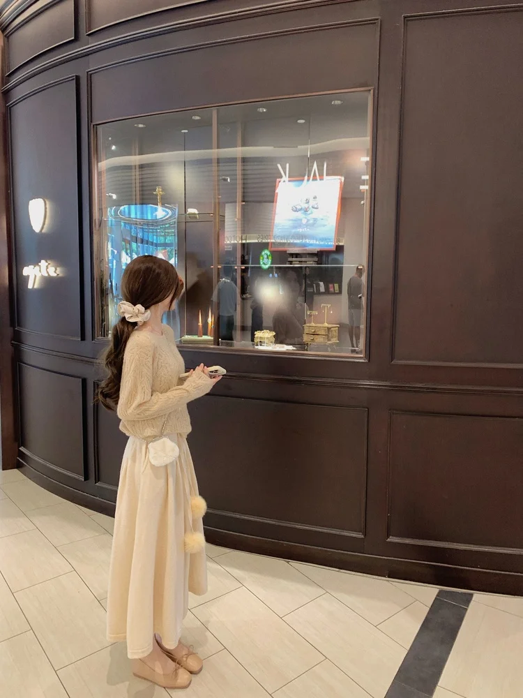 

Lazin Camere Series Hooked Flower Camere Top with Large Skirt Hem Fur f Skirt Women's Sweater Autumn Faion