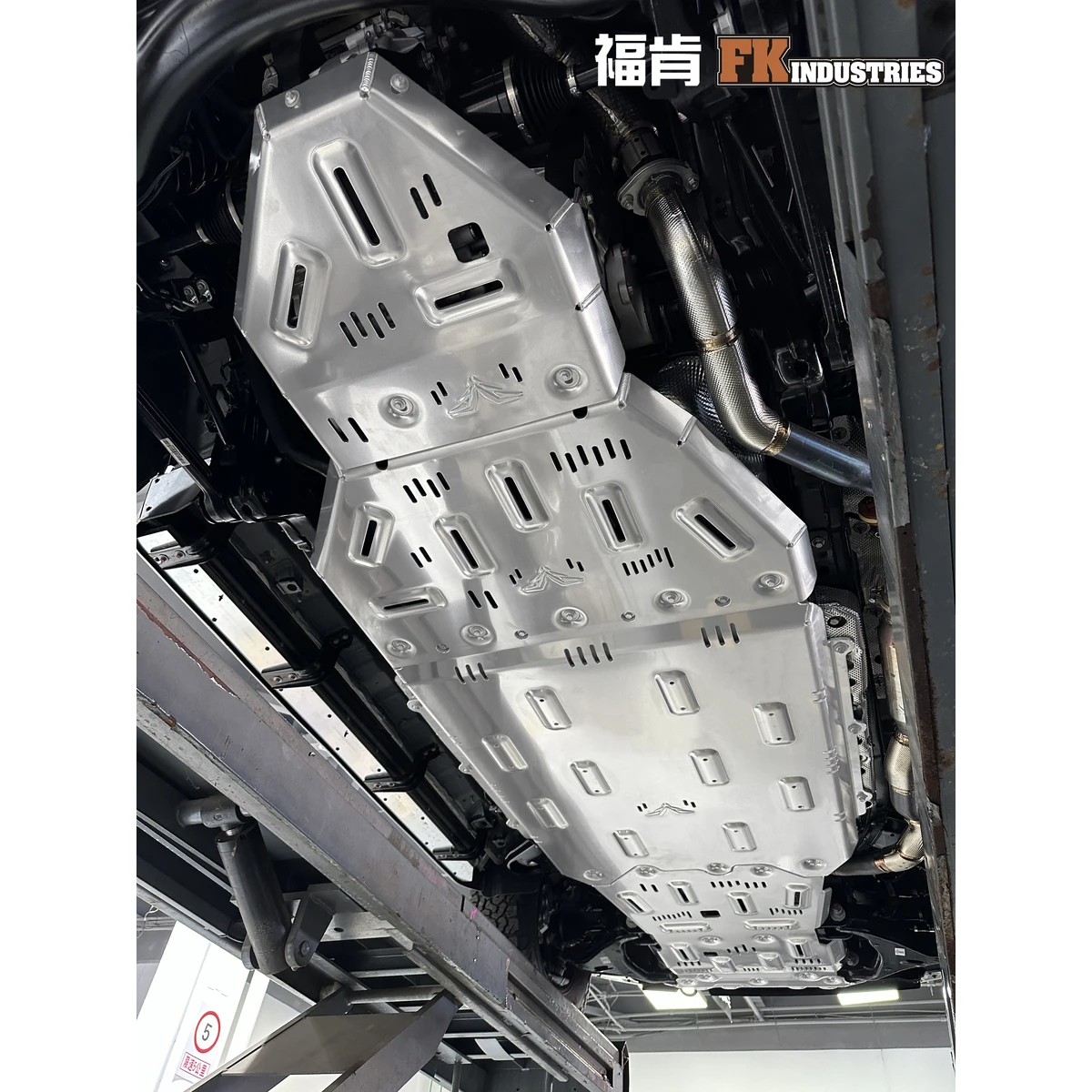 لوحات انزلاقية لملحقات ما بعد البيع GWM TANK 500 HI4Z #2