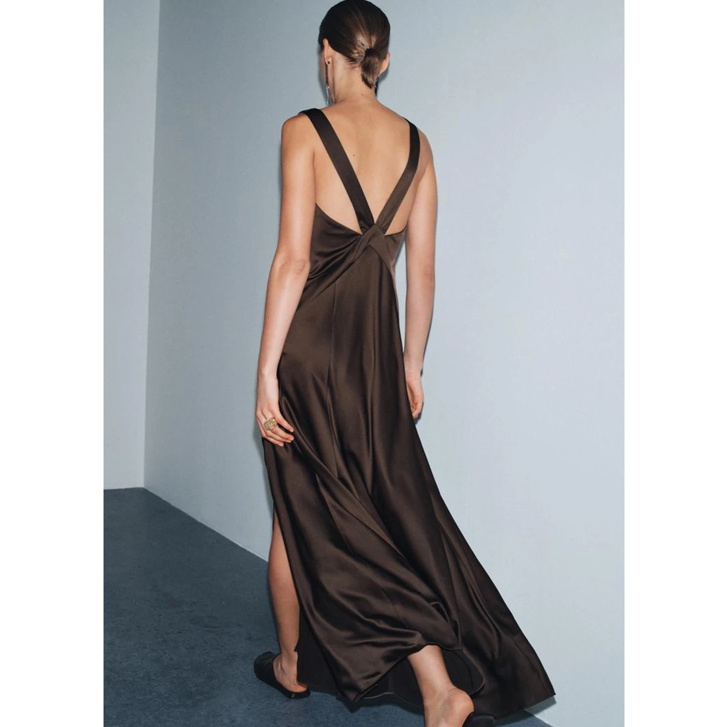 겨울 신상 여성용 롱 실크 새틴 느낌 A라인 드레스 슬릿 시티 출퇴근 요정 스커트 스타일 민소매 폴리에스터 00%