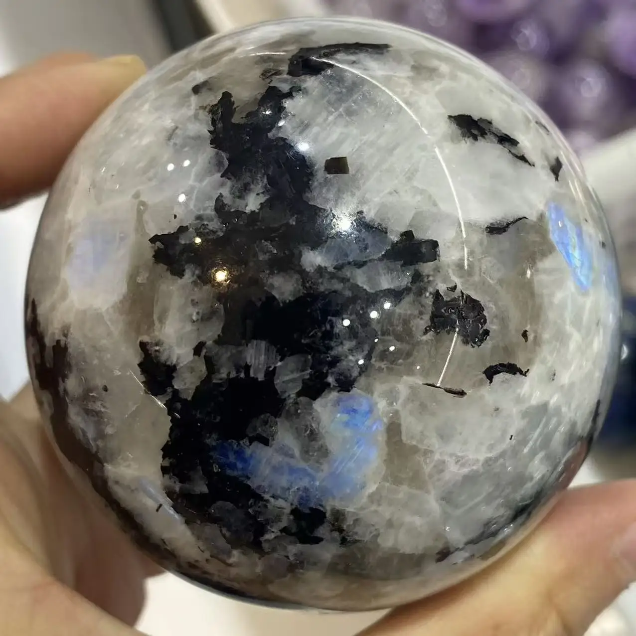 

Natural Indian Blue Moonlight Quartz Sphere, Energy Gemstone, Spiritual Healing, Home Decoration, Demagnetization Divination, Me