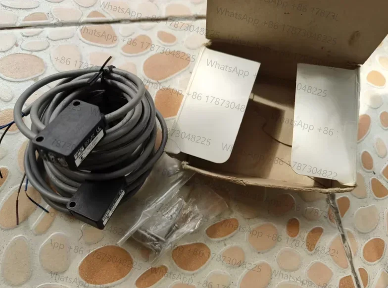 1set Z2T-2000N Photoelectric Switch Sensor 100% New Original Z2T-2000N + Z2T-D