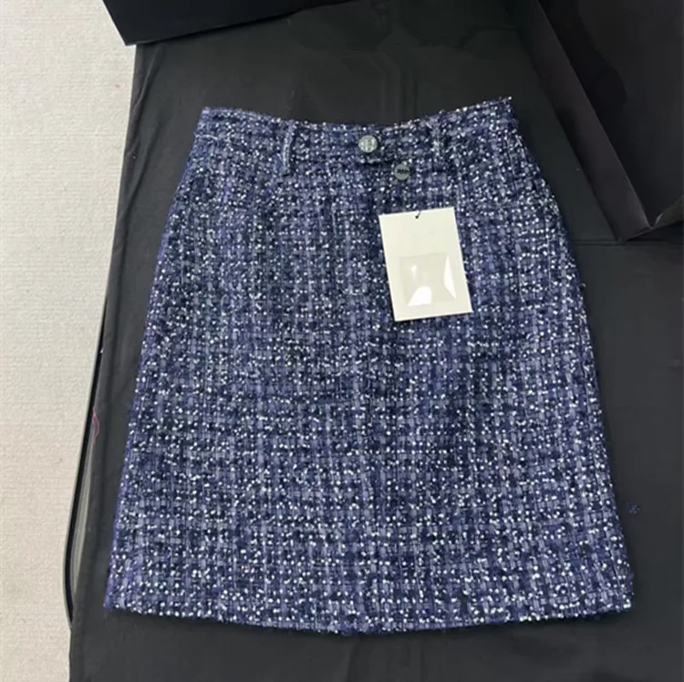 Customization European women's fashion 2026 spring new styles  sleeveless single-button blue sequined tweed coat and skirt set