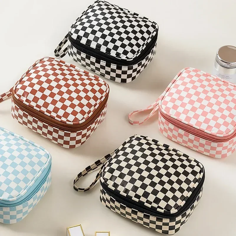 New Square Checkerboard Print Clutch Bag Mini Cosmetic Makeup Pouch Women Cute Toiletry Lipstick Sanitary Napkin Pads Organizer