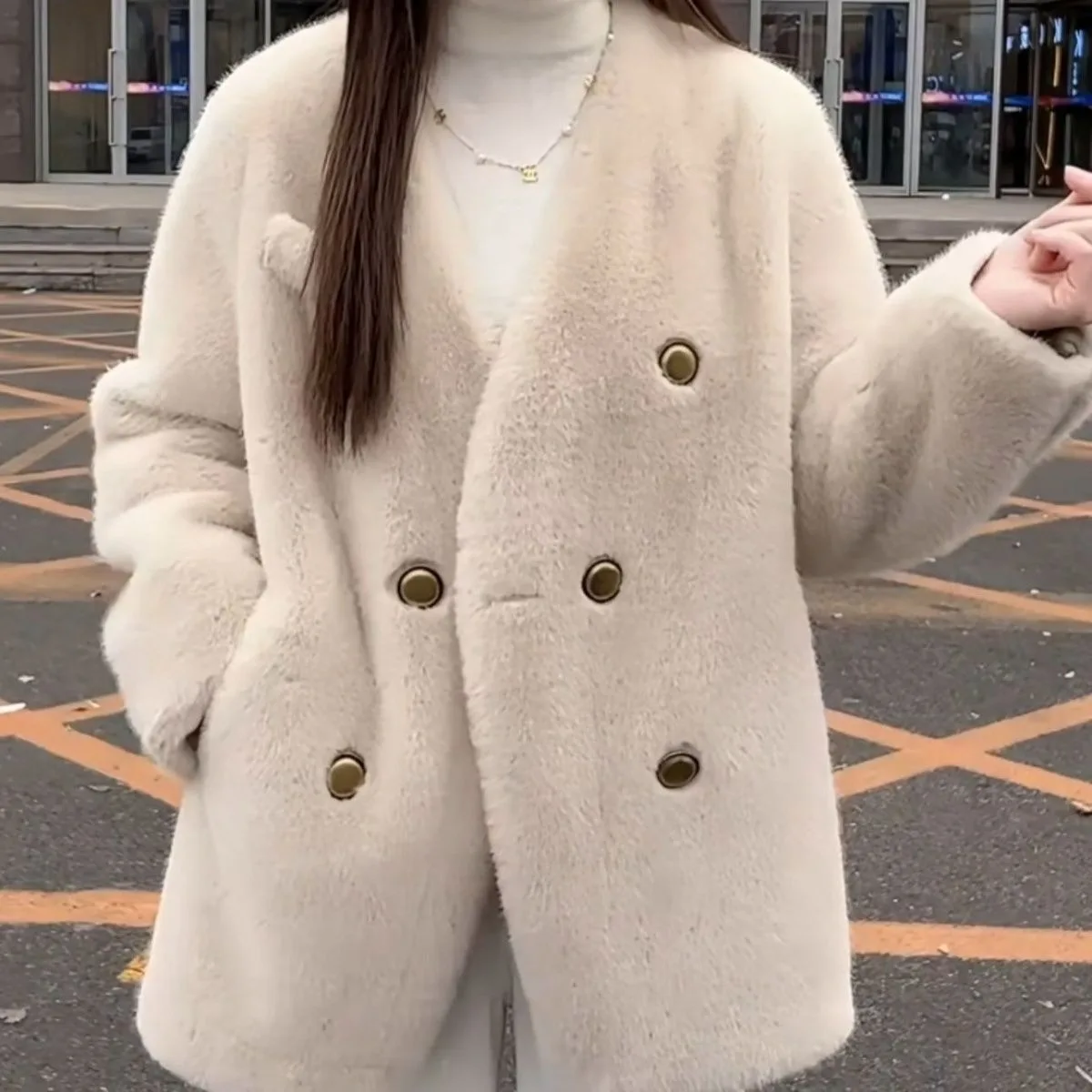 ファッショナブルなレディース2025秋冬新作高級ファーレザー一体型ジャケット エレガントなヨーロピアンオッタースタイリッシュオープンカーディガン