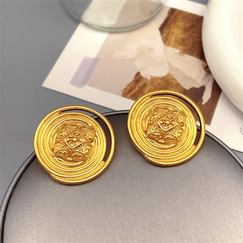 European and American retro gold Round plate shape stud earring for women simplicity fashion classic earrings jewelry  wholesale