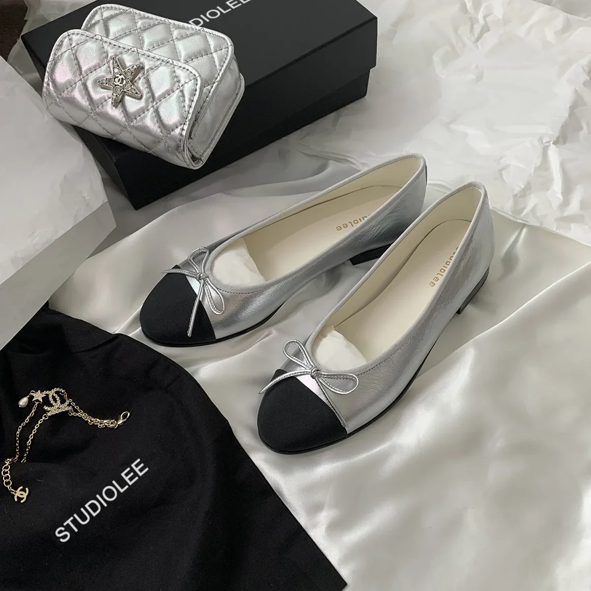 Zapatos de diseñador para Mujer, zapatos planos con lazo de cuero, mocasines ligeros con punta redonda a la moda para Mujer, zapatos de Ballet para Mujer, talla 34-42