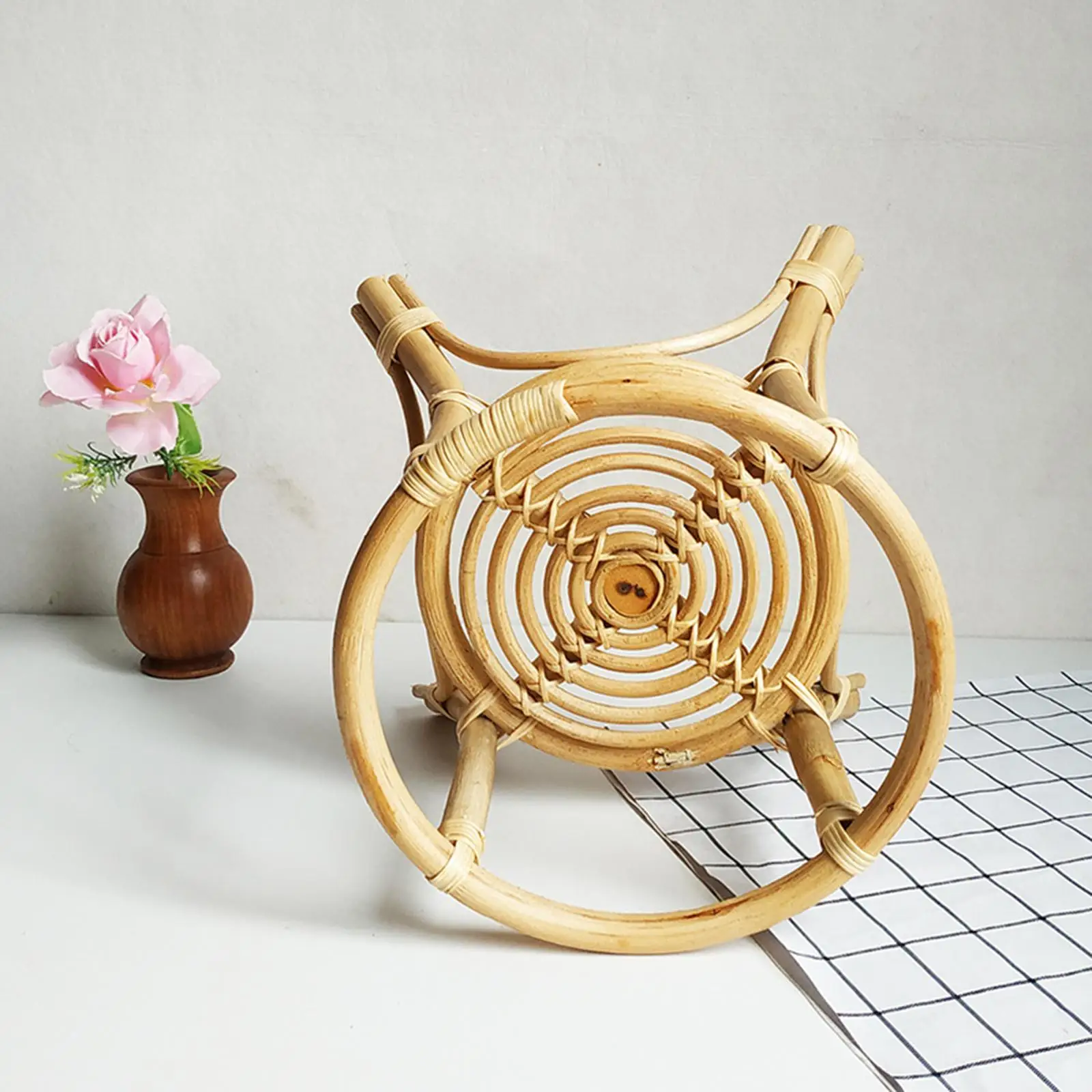 

Vintage Style Rattan Plant Stand Rack Succulent Plant Holder Handwoven Wooden Flower Stand for Indoor Plants Balcony Decor Patio