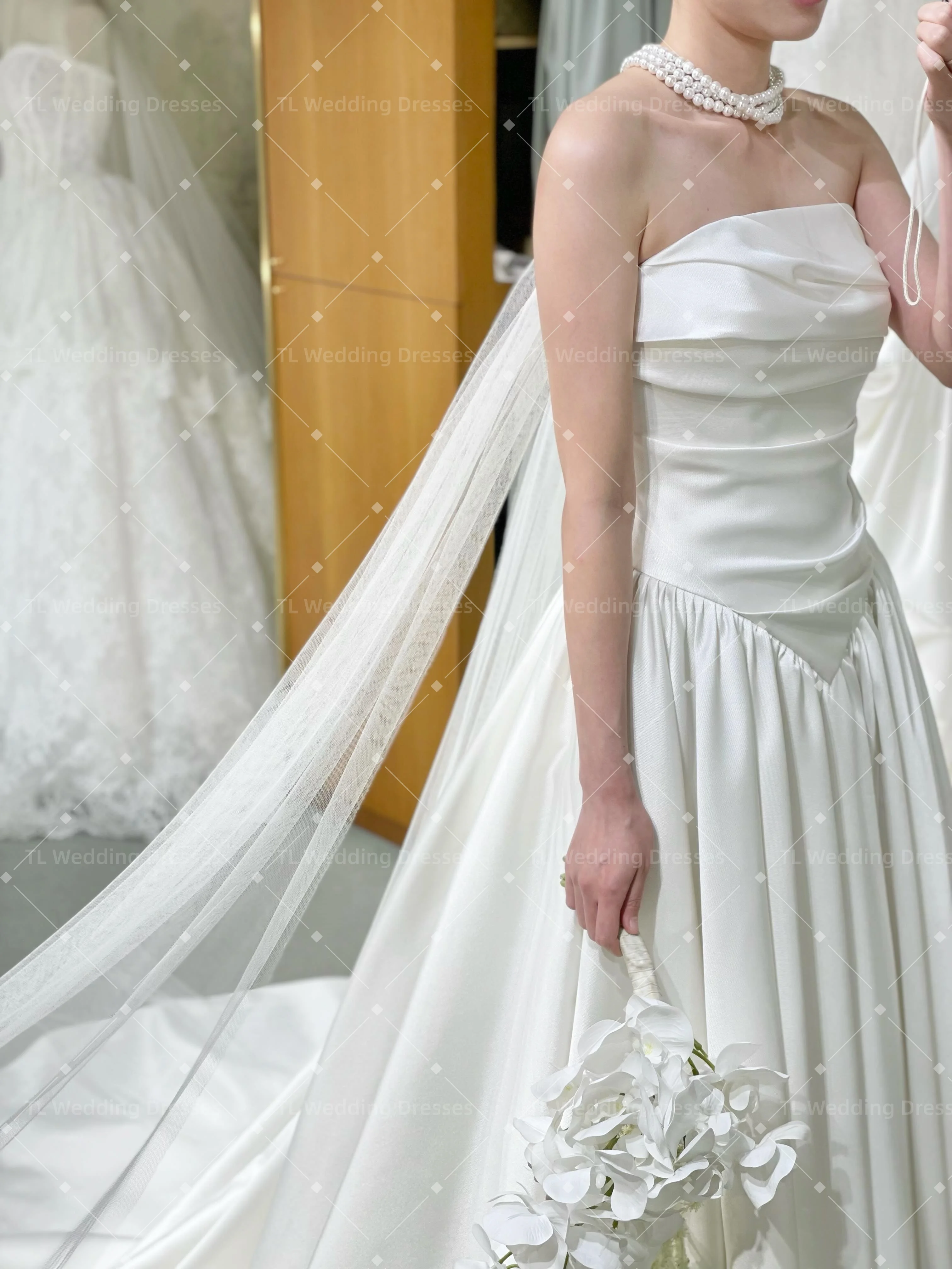 TL Customized 2027 Vintage Strapless Wedding Dress Basque Waist Ruched Satin A Line Bridal Gown Long Train Custom Made Size