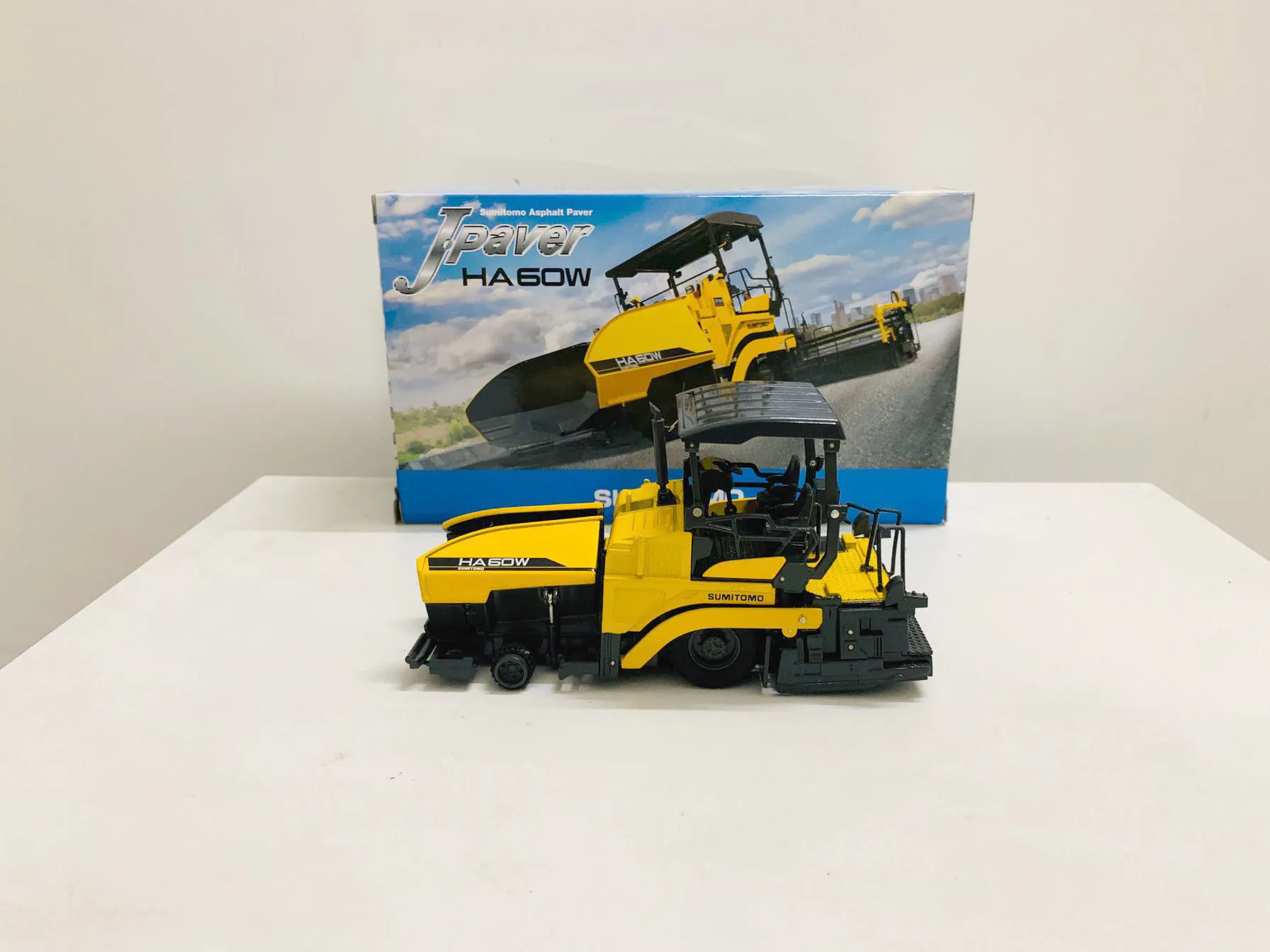 

3 Color! Sumitomo SH490LHD-6 Excavator 1/50 Scale DieCast Model Gift New in Original Box