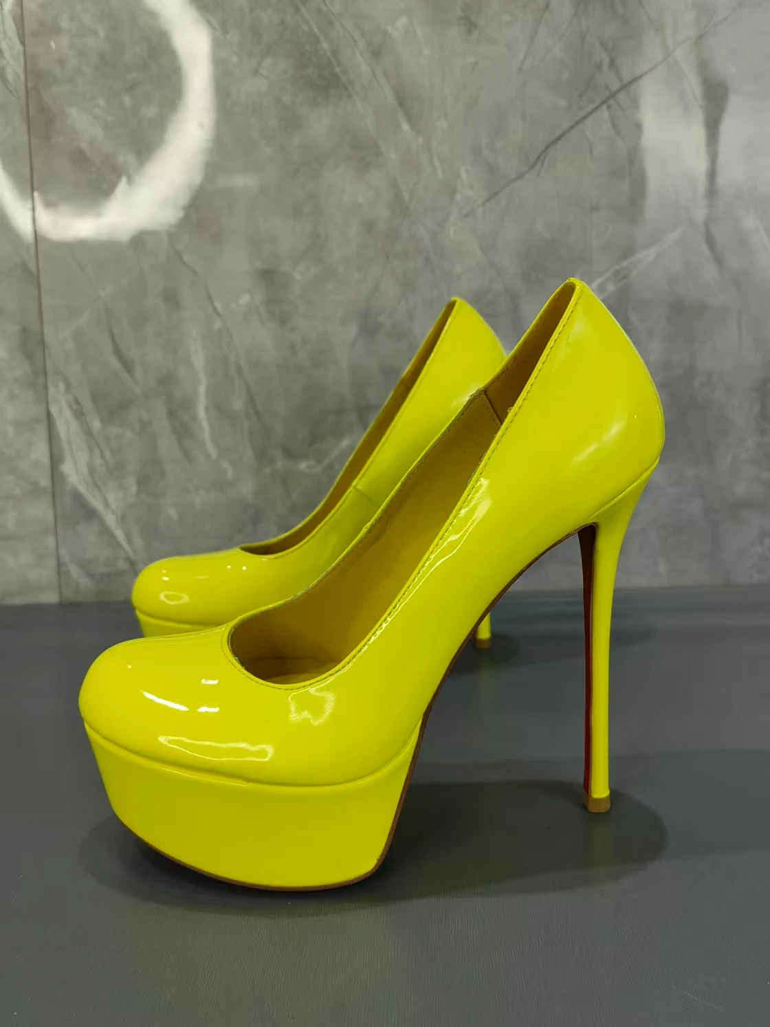 

Yellow Round-Toe Patent Leather High Heels Platform Stiletto Pumps Slip-On Party Fashion Shoes for Women