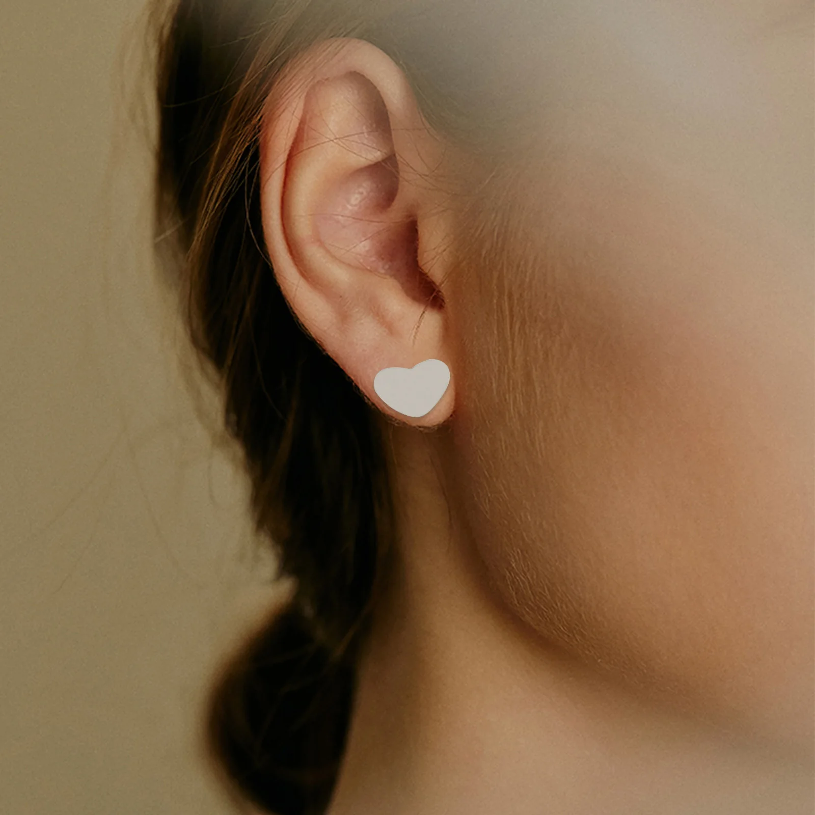 

2pcs Heart Shaped Stainless Steel Stud Earrings High Brightness Anti Tarnish Unique Design Lightweight Safe Ear Skin Women