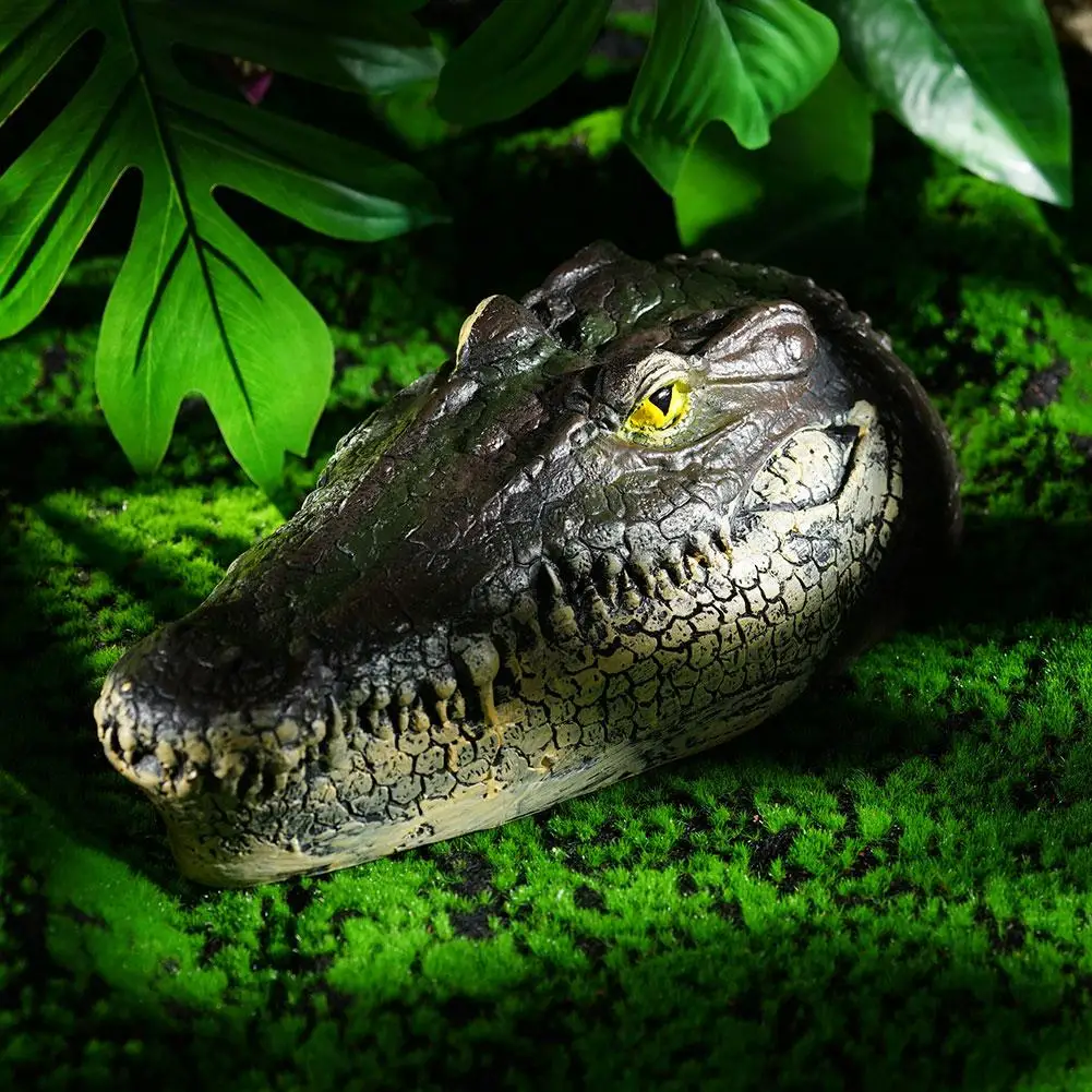 Simulated Crocodile Head Animal Decoration Yard Pond Pool Decoration Floating Alligator Head for scare Goose Predator