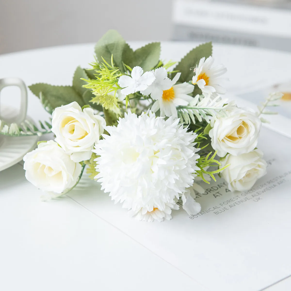 Rosen-Chrysanthemen-Seidenstrauß Künstliche Blumen Hochzeit Zuhause Valentinstag Kranz Gartenbogen DIY-Geschenk Bestseller Brautstrauß – Detail 7