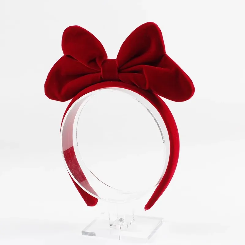 Red Bow Headband for Women, Large Three-Dimensional Bow Headband with Velvet Texture, Vintage Elegant Hair Accessory, Sweet Versatile Hair Accessory for Adults, Soft Fabric-Wrapped Headband, Suitable for Holiday Parties, Dates, Weddings, Guests, Daily Commuting, Photo Shoots, New Year and Christmas Outfits, Red Hair Accessory with Fluffy Three-Dimensional Bow Decoration, Soft and Elegant Headpiece Suitable for Long Hair, Short Hair, Braided Hair, Matching with Sweaters, Dresses, Coats, Fashionable Simple French Style Styling Accessory, Recommended as a Gift