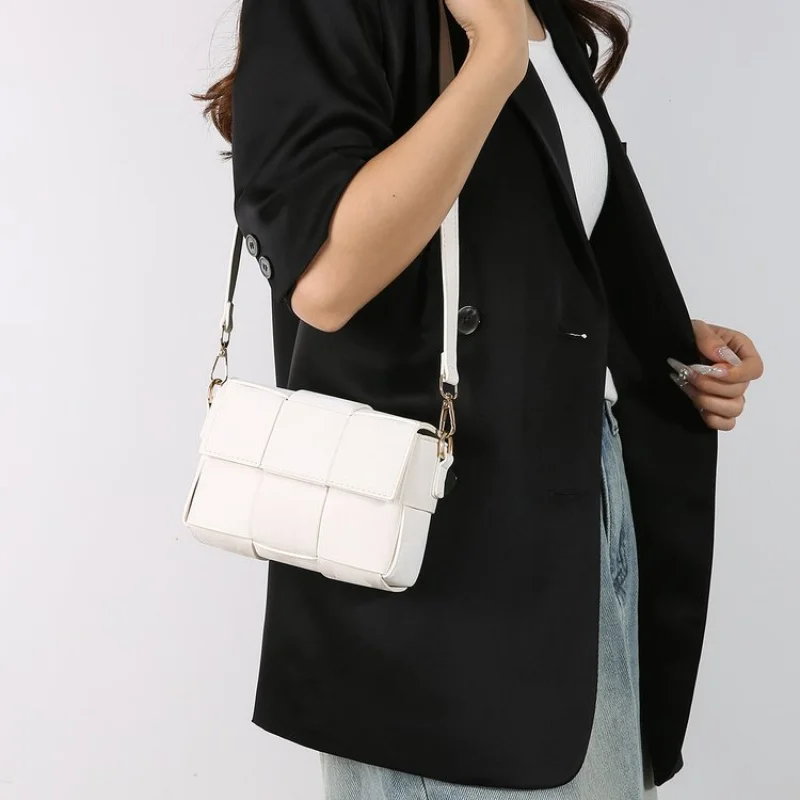 

Minimalist Casual Commuter Tote Bag For Women - Stylish Large Capacity, Vintage Leather And High-End Finish