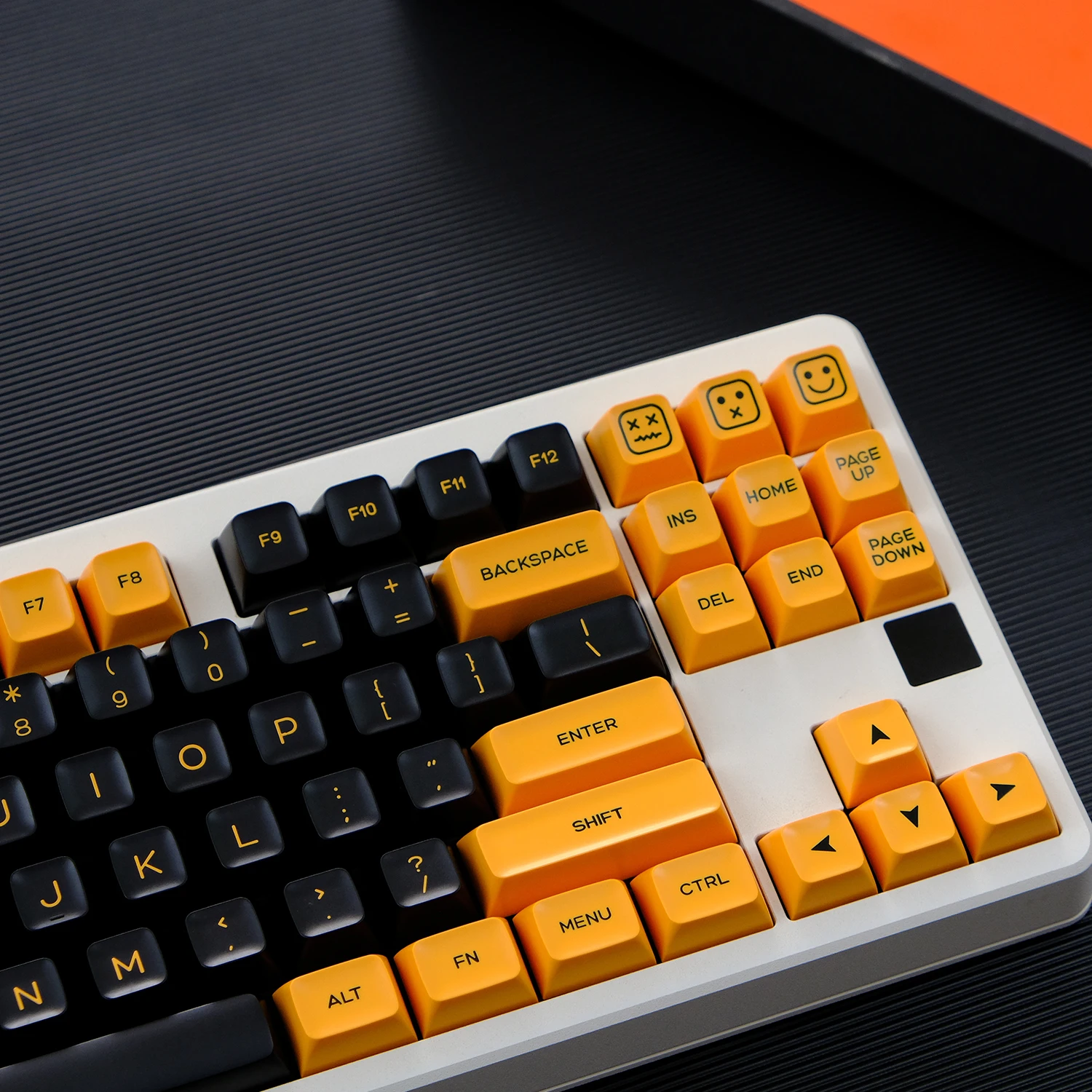 KBDiy 142 Keys Black and Yellow Keycap Set Double Shot SA Profile PBT Keycaps Custom for Mechanical Keyboard Gaming for GMK67 75