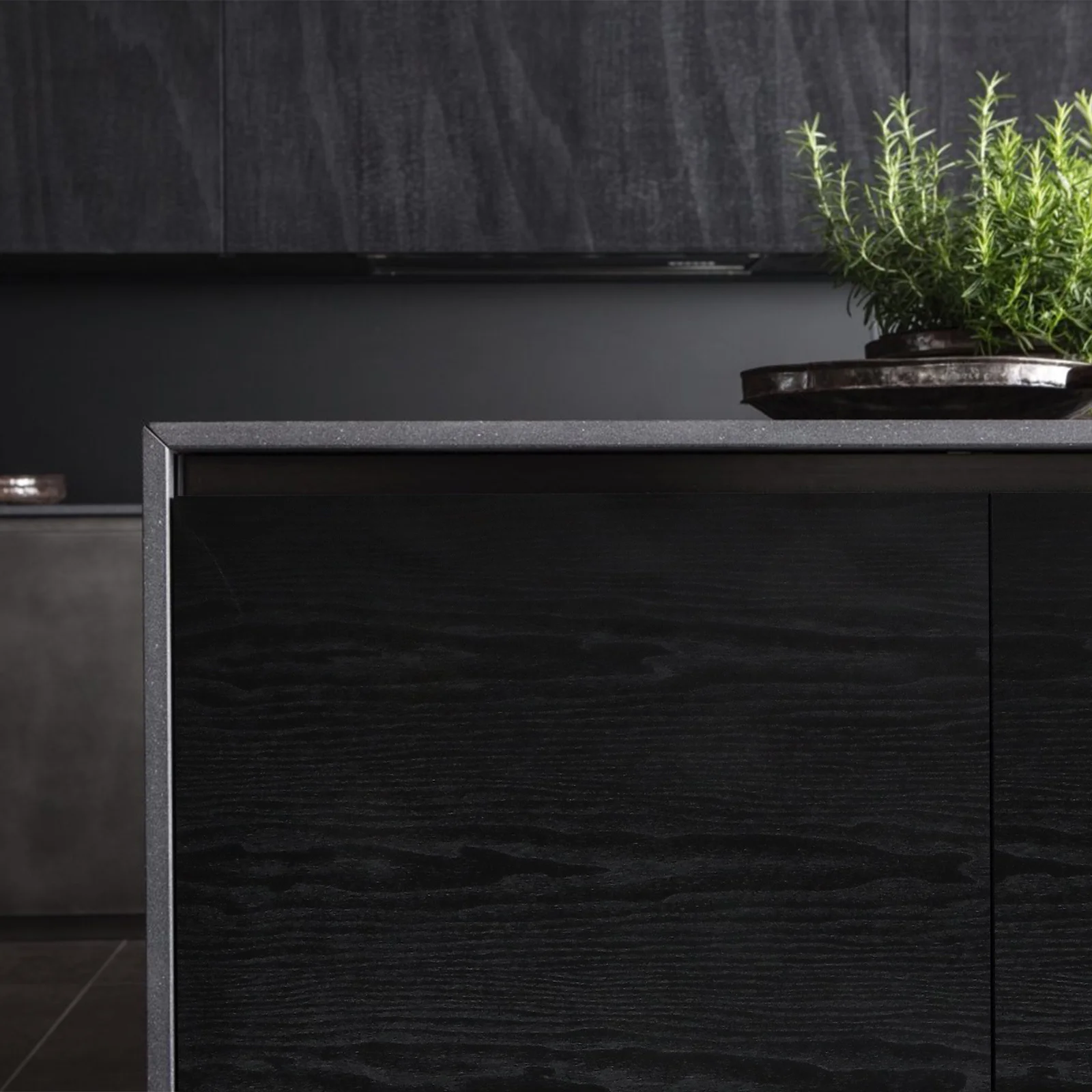 

1 рулон однотонных толстых самоклеящихся обоев из ПВХ, легко наносится для общежития, дома, черные самоклеящиеся обои