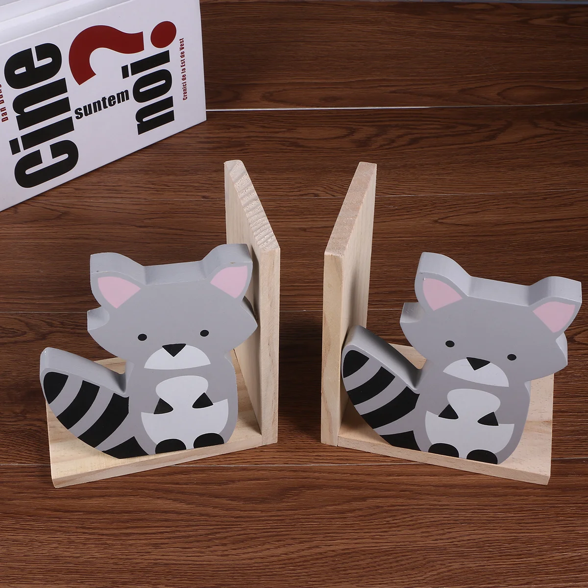 

Elegant Natural Wooden Book Folders Creative Raccoon Design Bookend Desk Shelf Organizer Tidy Files Books Grey