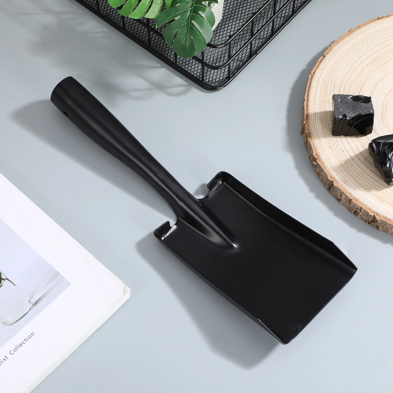 

Multi-Functional Garden Outdoor Snow Removal Tool Fireplace Ash Shovel Portable Metal Coal Hand Shovel For Camping